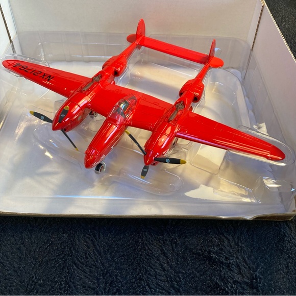 P-38 Lightning SpecCast Tony LeVier Model - Picture 13 of 13